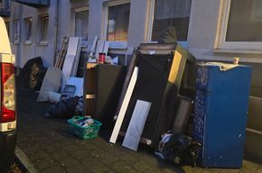seit Sonntag steht wieder unbekannter Sperrmüll vor dem Haus!